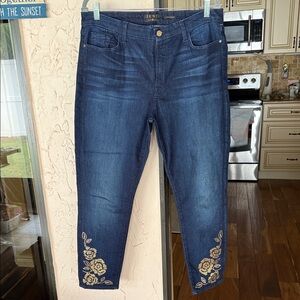Jen7 Women's Blue Cropped Jeans with Floral Detail